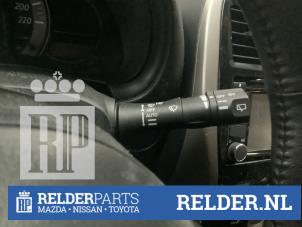 Używane Przelacznik wycieraczki Nissan Micra (K13) 1.2 12V Cena € 40,00 Procedura marży oferowane przez Relder Parts B.V.