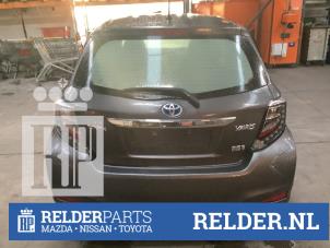 Używane Wtyk pasa bezpieczenstwa srodek tyl Toyota Yaris III (P13) 1.5 16V Hybrid Cena € 10,00 Procedura marży oferowane przez Relder Parts B.V.