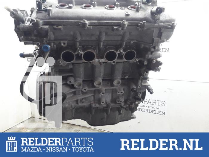 Motor from a Toyota Avensis Wagon (T27) 1.8 16V VVT-i 2015