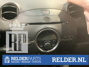 Used Radio CD player Mazda 2 (DE) 1.3 16V S-VT Price € 75,00 Margin scheme offered by Relder Parts B.V.