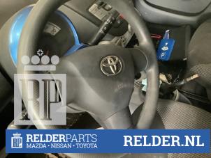 Usados Airbag izquierda (volante) Toyota Aygo (B10) 1.0 12V VVT-i Precio € 50,00 Norma de margen ofrecido por Relder Parts B.V.
