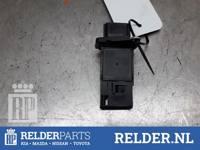 Luftmengenmesser van een Nissan Patrol GR (Y61) 3.0 GR Di Turbo 16V 2009