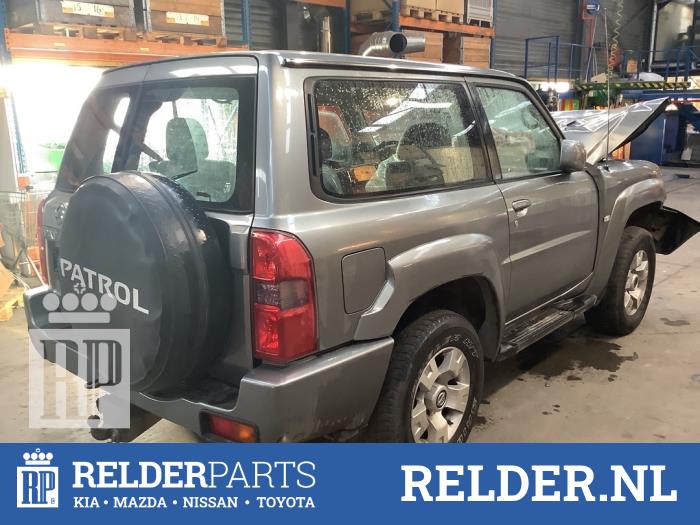 Luftmengenmesser van een Nissan Patrol GR (Y61) 3.0 GR Di Turbo 16V 2009