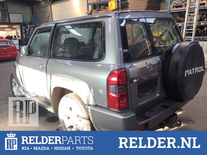 Luftmengenmesser van een Nissan Patrol GR (Y61) 3.0 GR Di Turbo 16V 2009