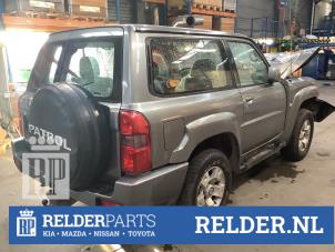 Luftmengenmesser van een Nissan Patrol GR (Y61) 3.0 GR Di Turbo 16V 2009