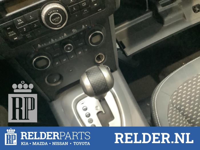 Gear stick knob Nissan Qashqai 2.0 16V Relder Parts B.V.