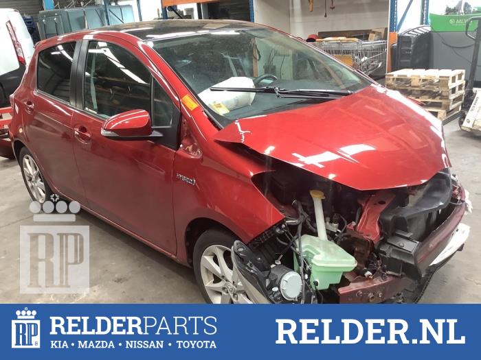 Usagé Bloc ABS Toyota Yaris III (P13) 1.5 16V Hybrid Prix € 225,00 Règlement à la marge proposé par Relder Parts B.V.