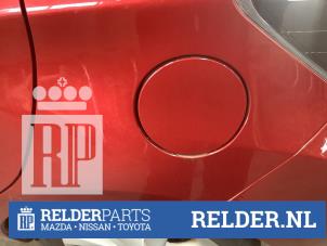 Używane Pokrywa wlewu paliwa Toyota Yaris III (P13) 1.5 16V Hybrid Cena € 20,00 Procedura marży oferowane przez Relder Parts B.V.