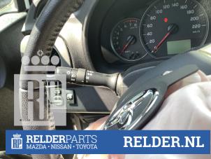 Usagé Commutateur feu clignotant Toyota Yaris III (P13) 1.0 12V VVT-i Prix € 25,00 Règlement à la marge proposé par Relder Parts B.V.