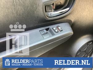 Usagé Commutateur vitre électrique Toyota Yaris III (P13) 1.0 12V VVT-i Prix € 45,00 Règlement à la marge proposé par Relder Parts B.V.