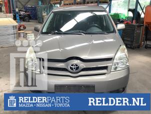 Used Bonnet Hinge Toyota Corolla Verso (R10/11) 1.8 16V VVT-i Price € 25,00 Margin scheme offered by Relder Parts B.V.