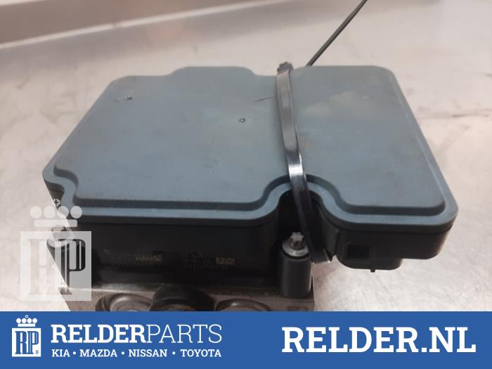 Usagé Ordinateur ABS Toyota Aygo (B40) 1.0 12V VVT-i Prix € 50,00 Règlement à la marge proposé par Relder Parts B.V.