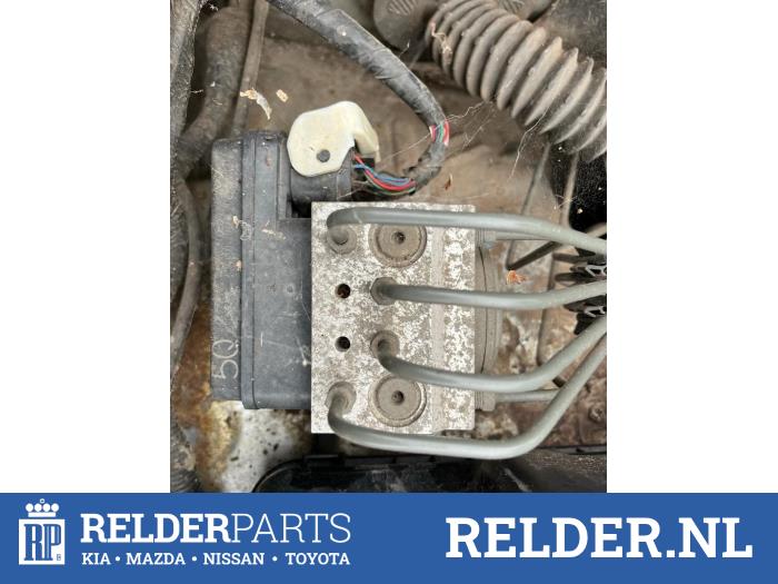 Usagé Ordinateur ABS Toyota Land Cruiser (J12) 3.0 D-4D 16V Prix € 100,00 Règlement à la marge proposé par Relder Parts B.V.
