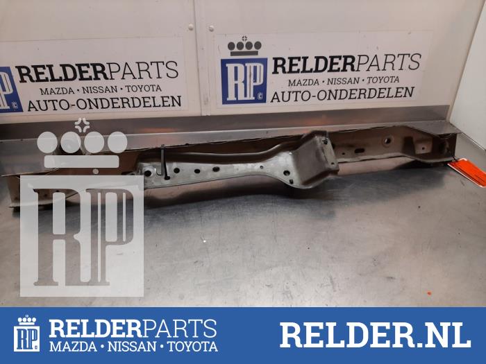 Radiator bar from a Nissan Pulsar (C13) 1.2 DIG-T 16V 2015