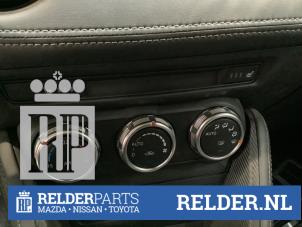 Gebrauchte Sitzheizung Schalter Mazda 2 (DJ/DL) 1.5 SkyActiv-G 90 Preis € 30,00 Margenregelung angeboten von Relder Parts B.V.