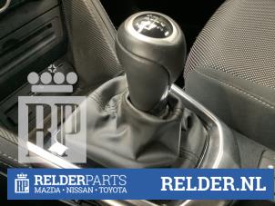 Gebrauchte Schaltknauf Mazda 2 (DJ/DL) 1.5 SkyActiv-G 90 Preis € 50,00 Margenregelung angeboten von Relder Parts B.V.