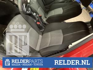 Używane Fotel lewy Mazda 2 (DJ/DL) 1.5 SkyActiv-G 90 Cena € 75,00 Procedura marży oferowane przez Relder Parts B.V.