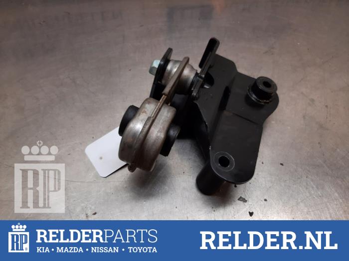 Engine mount from a Nissan Qashqai (J11) 1.2 DIG-T 16V 2016