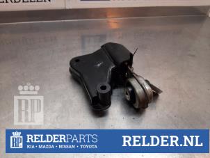 Engine mount from a Nissan Qashqai (J11) 1.2 DIG-T 16V 2016