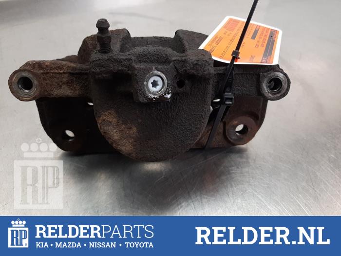 Gebrauchte Bremszange rechts vorne Toyota Avensis Verso (M20) 2.0 16V VVT-i D-4 Preis € 45,00 Margenregelung angeboten von Relder Parts B.V.