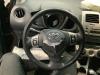 Toyota Urban Cruiser 1.33 Dual VVT-I 16V 2WD Steering wheel