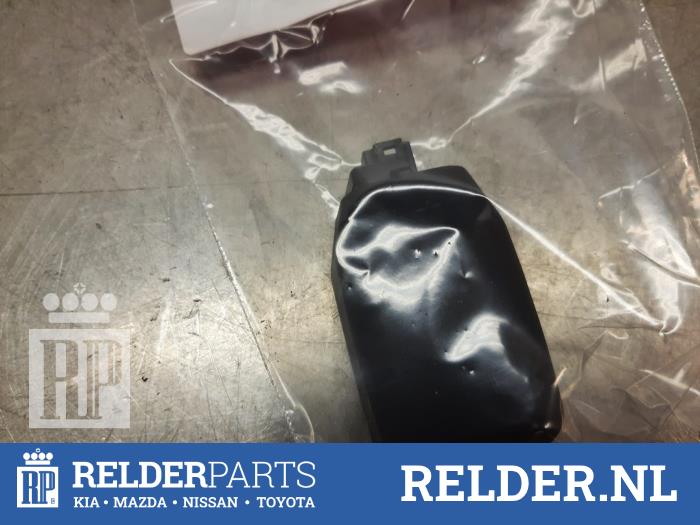 Begagnade Regnsensor Toyota Yaris III (P13) 1.5 16V Dual VVT-iE Pris € 35,00 Marginaltabell erbjuds av Relder Parts B.V.
