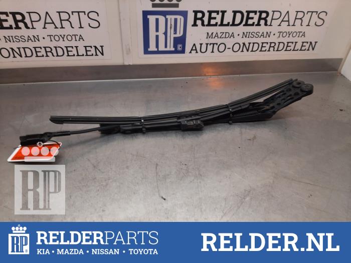 Scheibenwischerarm vorne Nissan Pulsar 1.2 DIG-T 16V - NISSAN