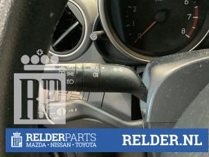 Używane Przelacznik kierunkowskazu Mazda 3 Sport (BL14/BLA4/BLB4) 1.6i MZR 16V Cena € 45,00 Procedura marży oferowane przez Relder Parts B.V.