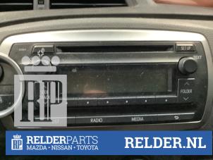 Używane Radioodtwarzacz CD Toyota Yaris III (P13) 1.0 12V VVT-i Cena € 90,00 Procedura marży oferowane przez Relder Parts B.V.