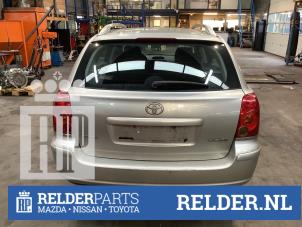 Used Rear screen washer pump Toyota Avensis Wagon (T25/B1E) 1.8 16V VVT-i Price € 20,00 Margin scheme offered by Relder Parts B.V.
