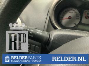 Usagé Commutateur feu clignotant Nissan Note (E11) 1.4 16V Prix € 30,00 Règlement à la marge proposé par Relder Parts B.V.