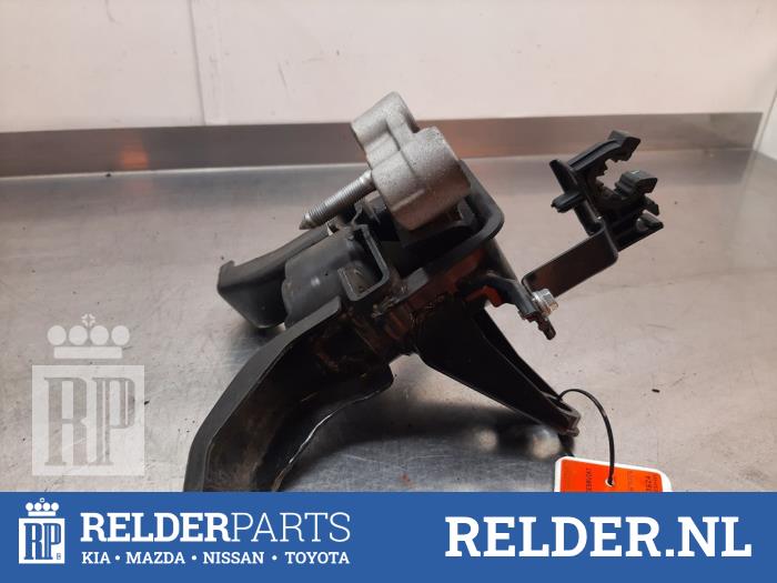 Used Engine mount Toyota Auris (E18) 1.8 16V Hybrid Price € 35,00 Margin scheme offered by Relder Parts B.V.