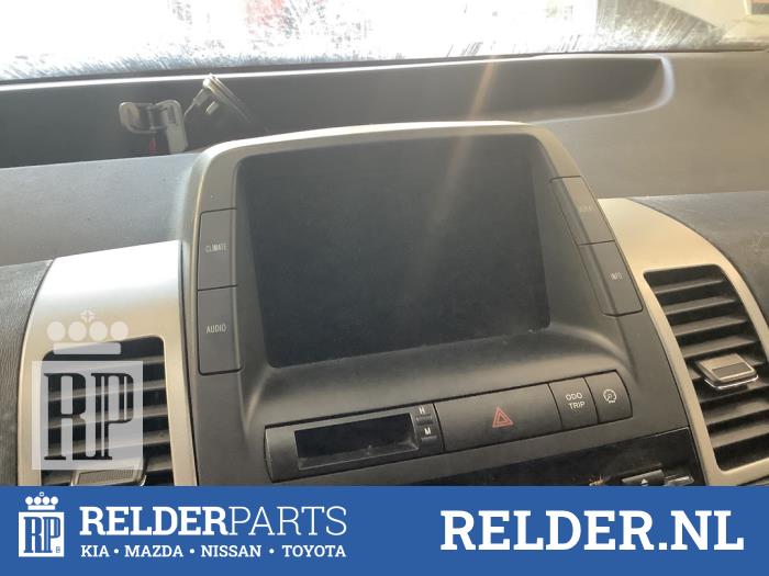 Begagnade Innerdisplay Toyota Prius (NHW20) 1.5 16V Pris € 175,00 Marginaltabell erbjuds av Relder Parts B.V.