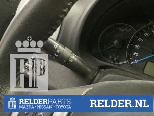 Usagé Commutateur feu clignotant Toyota Yaris III (P13) 1.5 16V Hybrid Prix € 25,00 Règlement à la marge proposé par Relder Parts B.V.