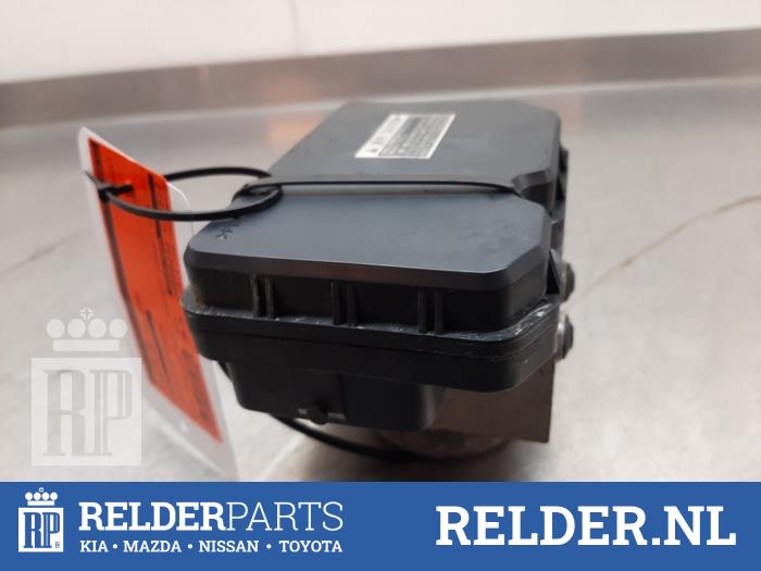 Used ABS Computer Toyota iQ 1.0 12V VVT-i Price € 100,00 Margin scheme offered by Relder Parts B.V.