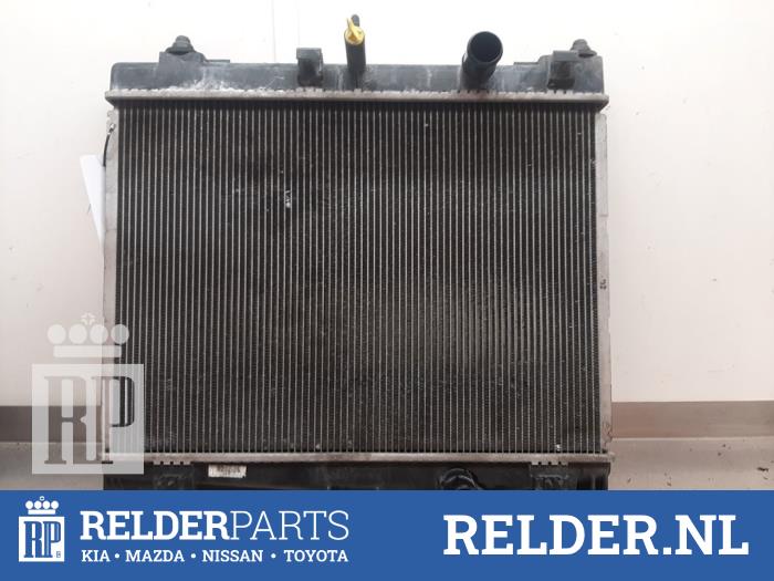 Usagé Radiateur Toyota Yaris II (P9) 1.3 16V VVT-i Prix € 35,00 Règlement à la marge proposé par Relder Parts B.V.