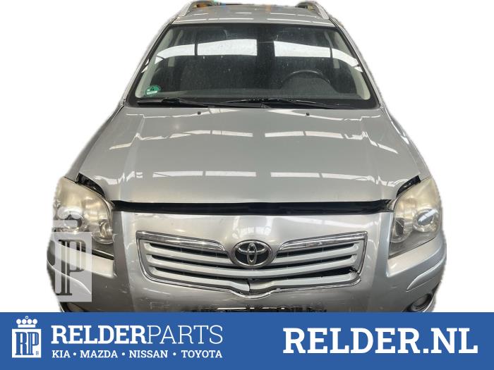 Used Starter Toyota Avensis Wagon (T25/B1E) 2.0 16V D-4D-F Price € 30,00 Margin scheme offered by Relder Parts B.V.