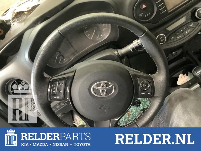Używane Kierownica Toyota Yaris III (P13) 1.5 16V Hybrid Cena € 100,00 Procedura marży oferowane przez Relder Parts B.V.