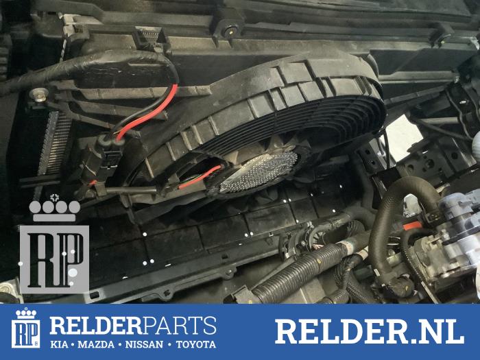 Używane Wentylator Mazda MX-30 e-SkyActiv 145 Cena € 300,00 Procedura marży oferowane przez Relder Parts B.V.