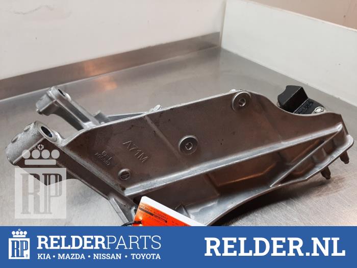 Usagé Support moteur Mazda MX-30 e-SkyActiv 145 Prix € 100,00 Règlement à la marge proposé par Relder Parts B.V.