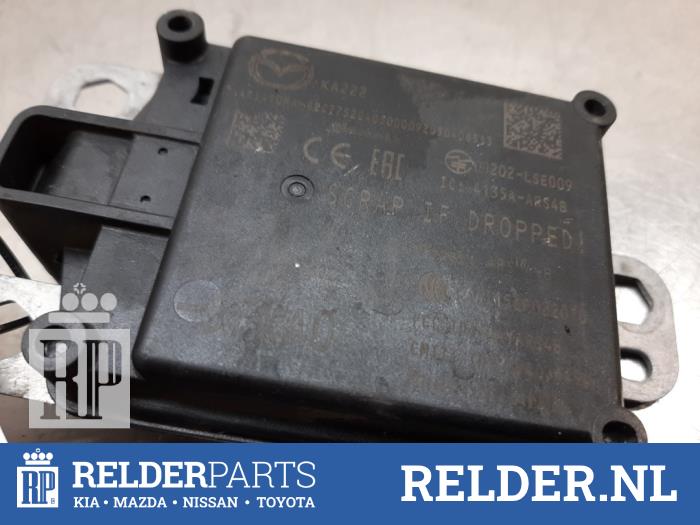 Begagnade Radarsensor Mazda MX-30 e-SkyActiv 145 Pris € 200,00 Marginaltabell erbjuds av Relder Parts B.V.
