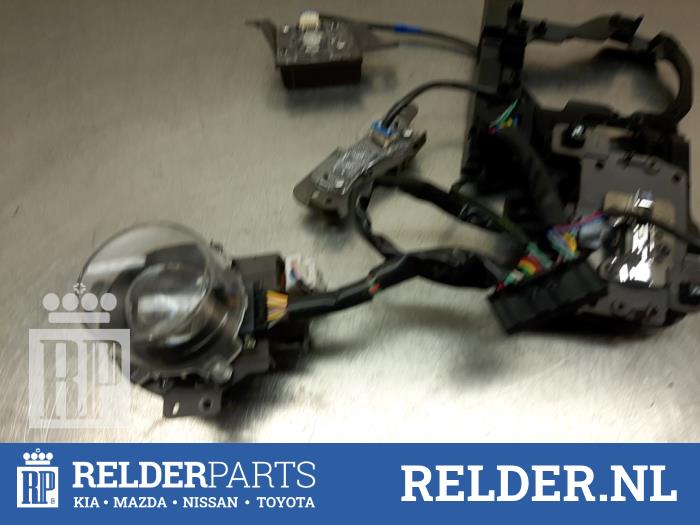 Używane Reflektor prawy Mazda MX-30 e-SkyActiv 145 Cena na żądanie oferowane przez Relder Parts B.V.