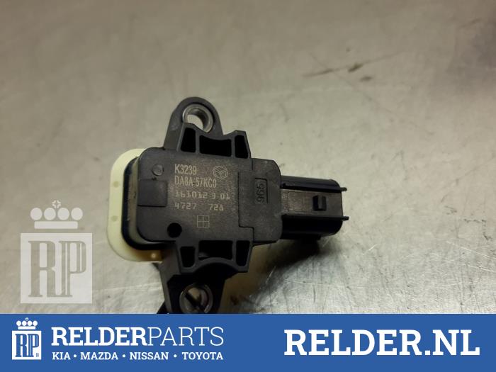 Gebrauchte Airbag Sensor Mazda CX-3 (DJ/DK) 2.0 SkyActiv-G 120 Preis € 35,00 Margenregelung angeboten von Relder Parts B.V.