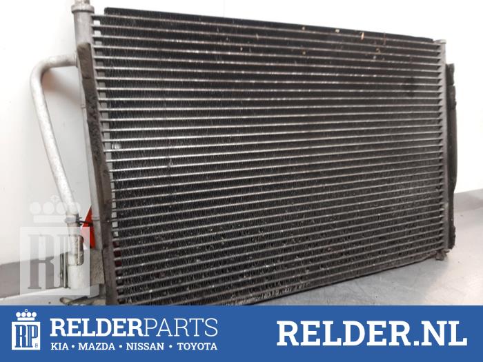 Klima Kondensor van een Mazda 2 (NB/NC/ND/NE) 1.4 16V 2004