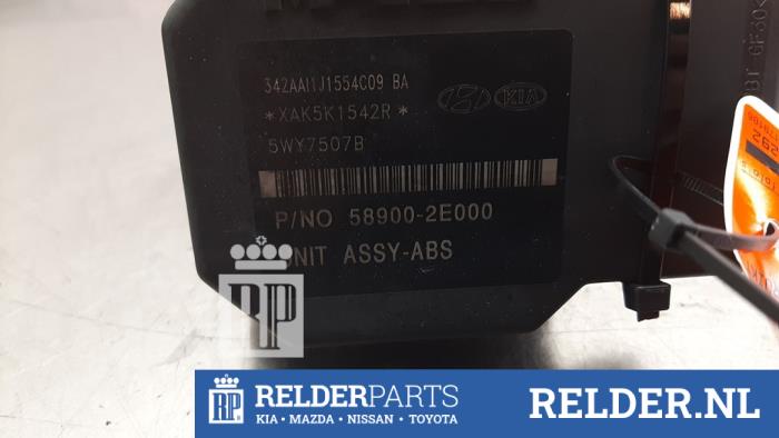 Usagé Ordinateur ABS Kia Sportage (JE) 2.0 CVVT 16V 4x2 Prix € 90,00 Règlement à la marge proposé par Relder Parts B.V.