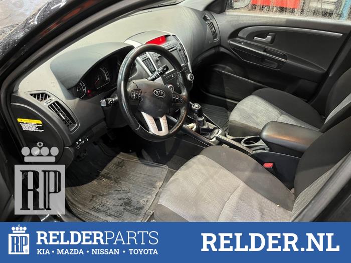 ABS Computer from a Kia Cee'd Sporty Wagon (EDF) 1.4 16V 2010