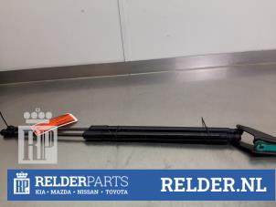 Gebrauchte Set Gasdämpfer Heckklappe Toyota Yaris Cross (PB1/PJ1) 1.5 12V Hybrid 115 Preis € 100,00 Margenregelung angeboten von Relder Parts B.V.