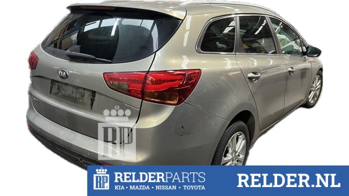 Gebrauchte Hinterachse Vorderradantrieb Kia Cee'd Sportswagon (JDC5) 1.6 CRDi 16V VGT Preis € 200,00 Margenregelung angeboten von Relder Parts B.V.