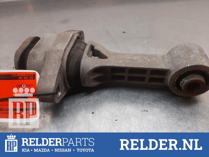 Used Engine mount Kia Cee'd Sportswagon (JDC5) 1.6 CRDi 16V VGT Price € 30,00 Margin scheme offered by Relder Parts B.V.