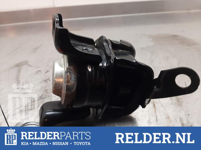 Used Engine mount Toyota Corolla (E12) 1.4 D-4D 16V Price € 32,00 Margin scheme offered by Relder Parts B.V.